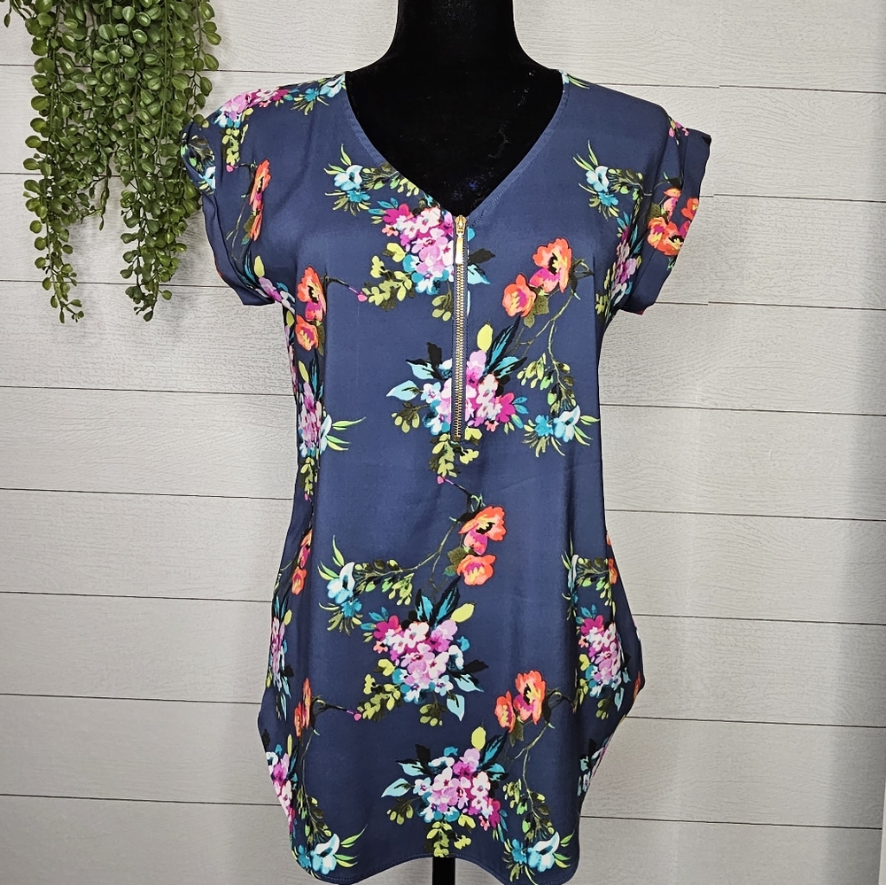 Express Blue Floral Blouse Size S V-Neck, 1/Zip  Front, Short Sleeve